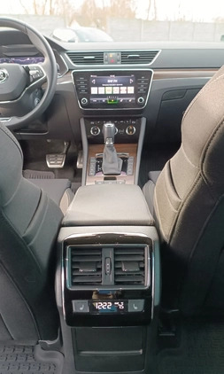 Skoda Superb cena 139900 przebieg: 140000, rok produkcji 2021 z Kielce małe 79